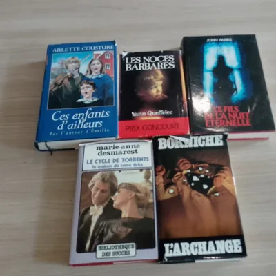 Lot de 5 livres, divers (10)(John Farris)